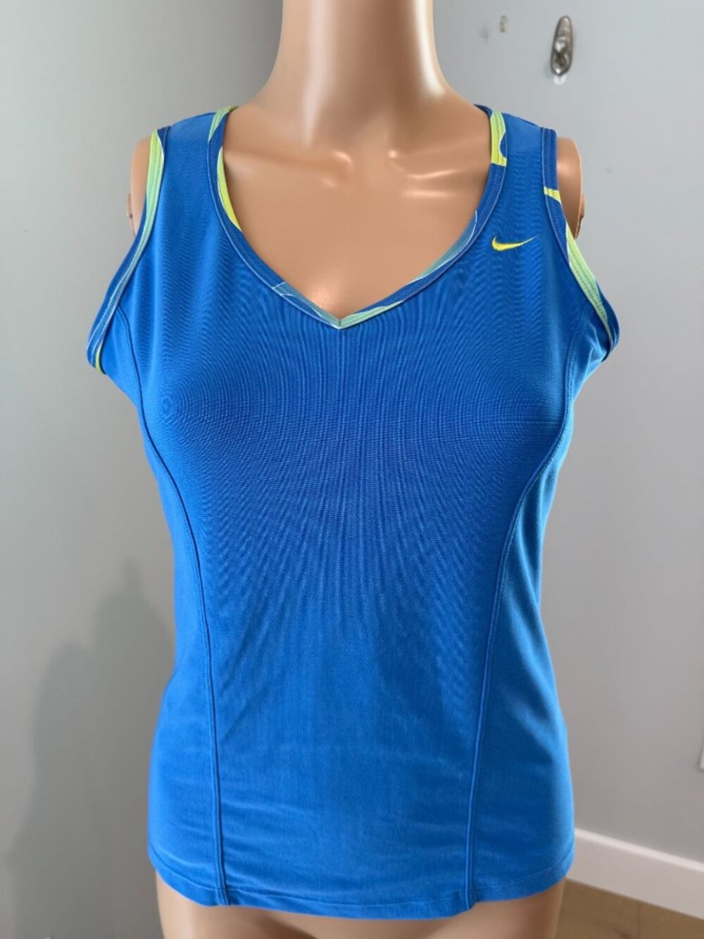 Nike Dri-Fit Women's Blue V-Neck Athletic Tank Top Trim - Size Medium
